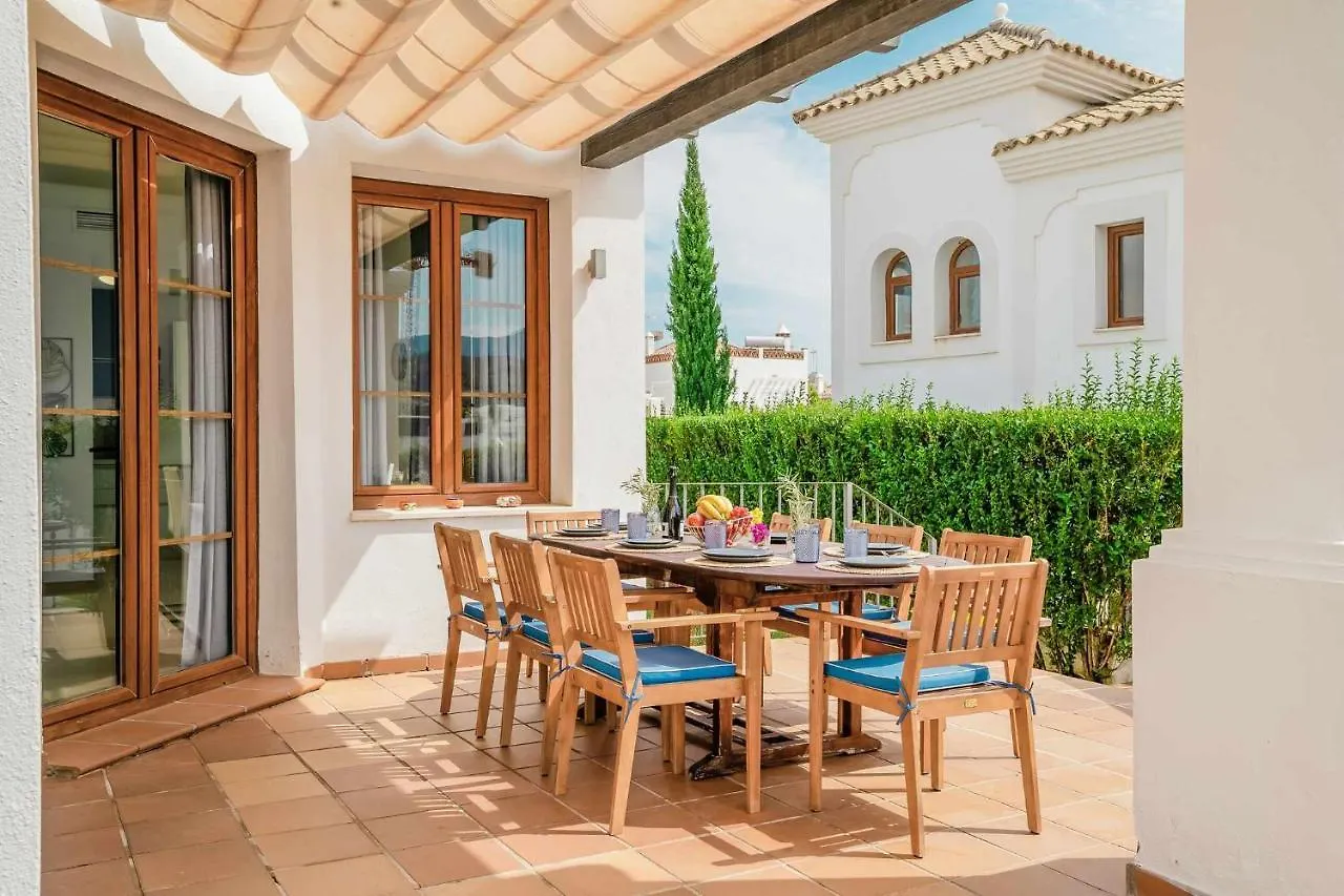 Villa Con Piscina Climatizada Y Vistas Al Golf