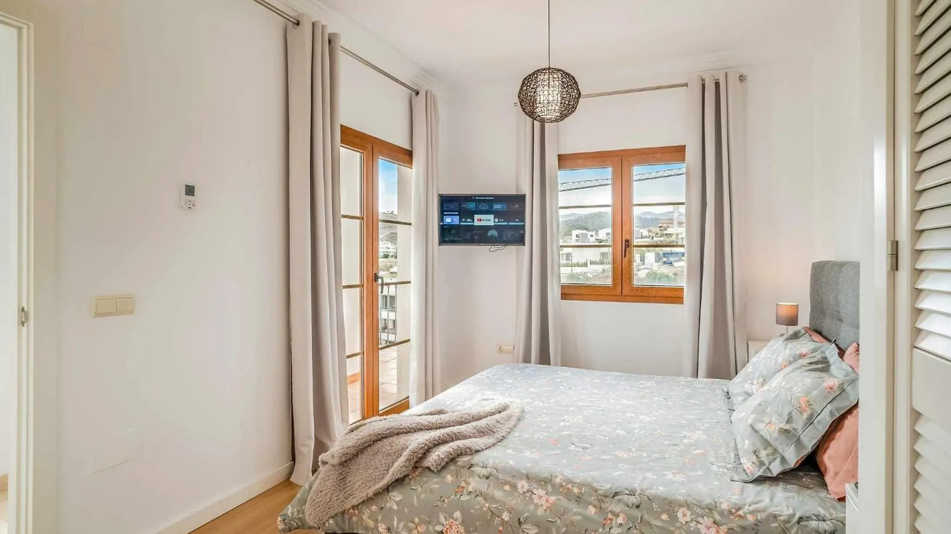 Villa Con Piscina Climatizada Y Vistas Al Golf